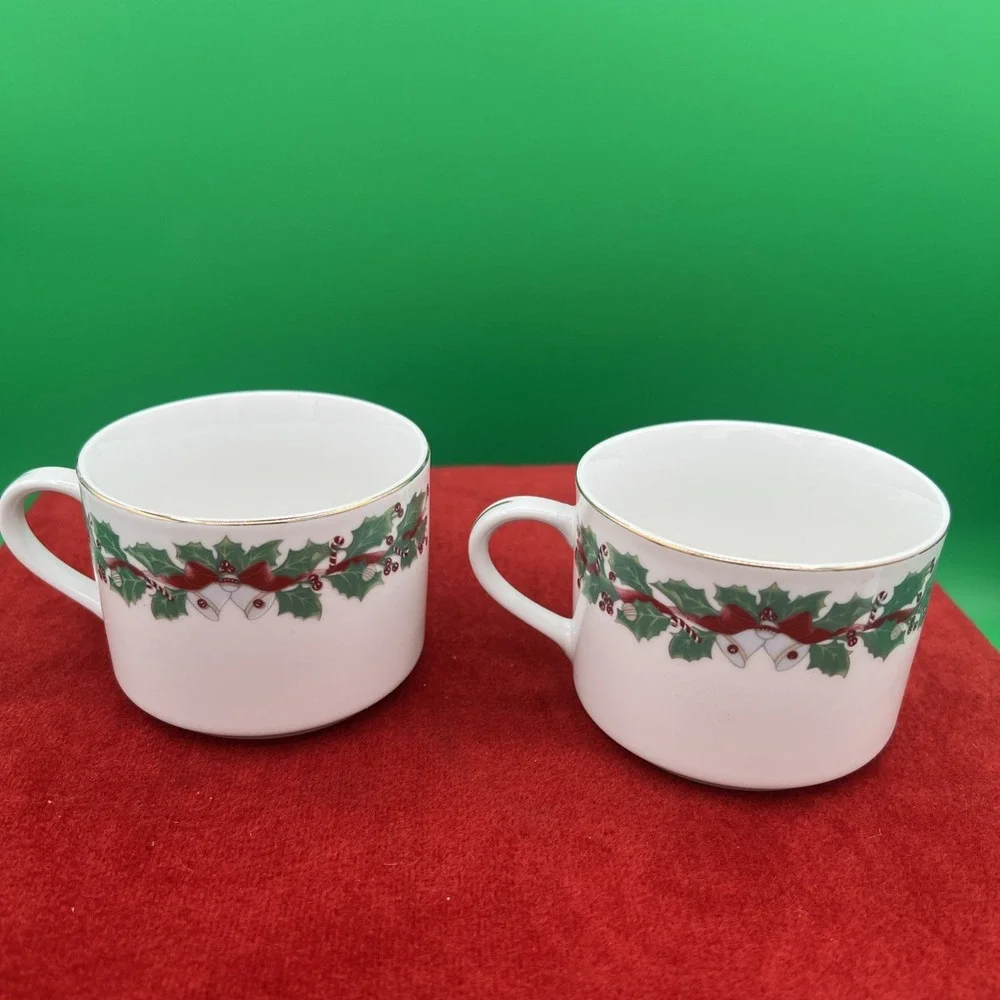 1990 Sango Christmas Holly Teacups 2 Pc Sets Candy Canes Bells 8415 Gold Rim‎